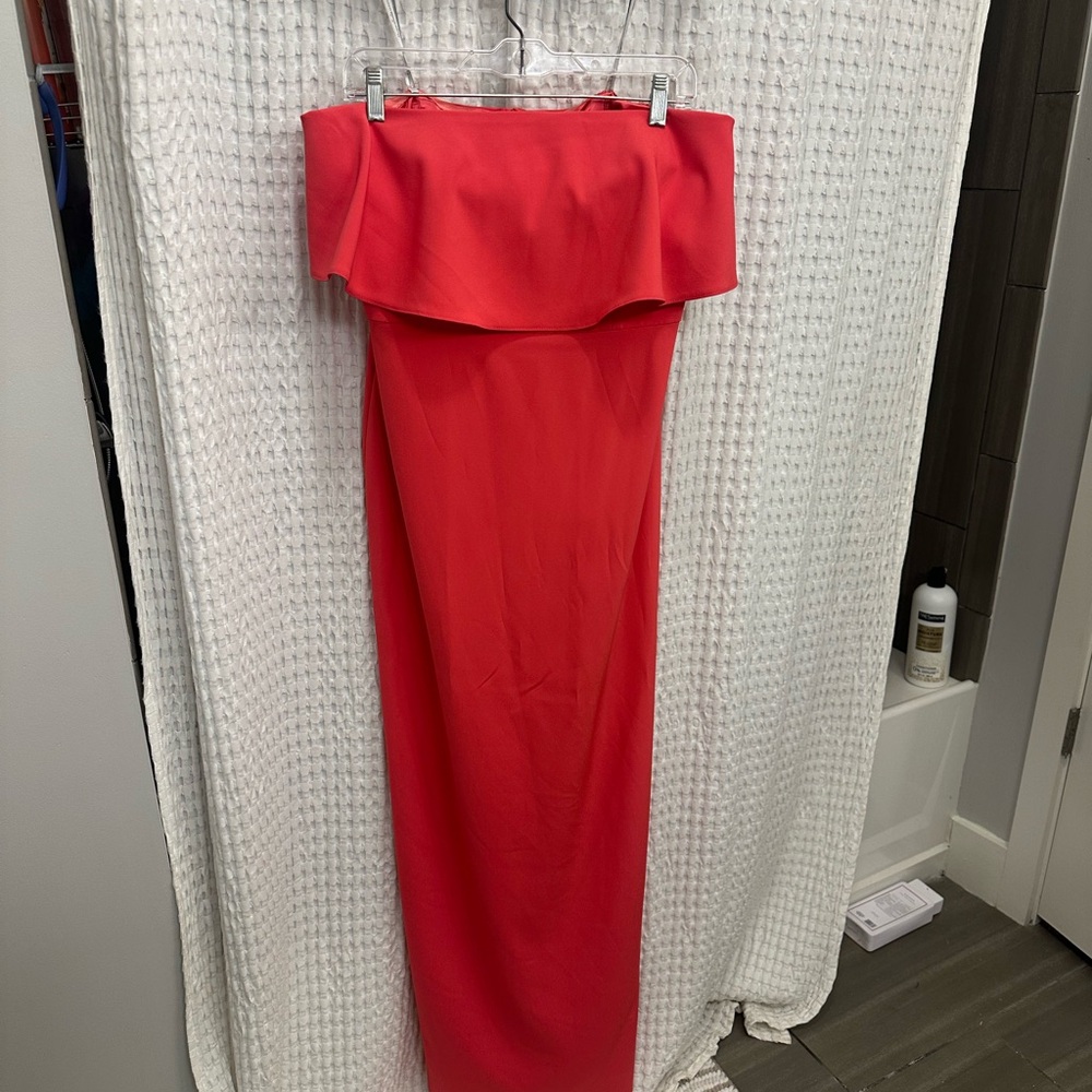 MONIQUE LHUILLIER Red Strapless Dress